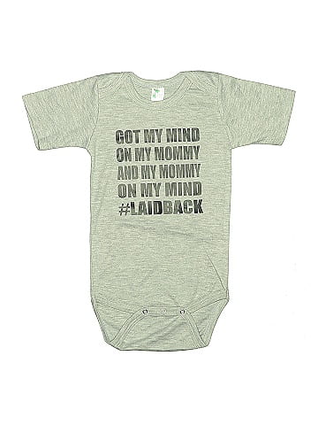 Laughing Giraffe Short Sleeve Onesie (view 1)