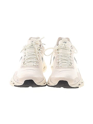 On Cloud Sneakers (view 2)