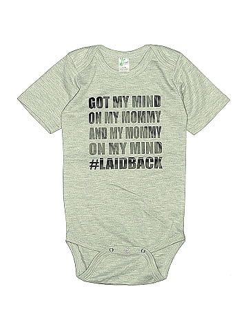 Laughing Giraffe Short Sleeve Onesie (view 1)