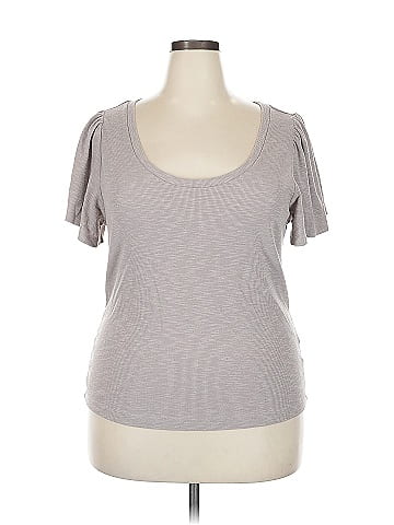 Gap Short Sleeve T-Shirt (view 1)