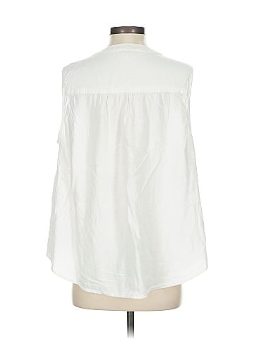 Torrid Sleeveless Button-Down Shirt (view 2)