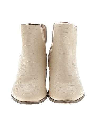 Journee Collection Ankle Boots (view 2)