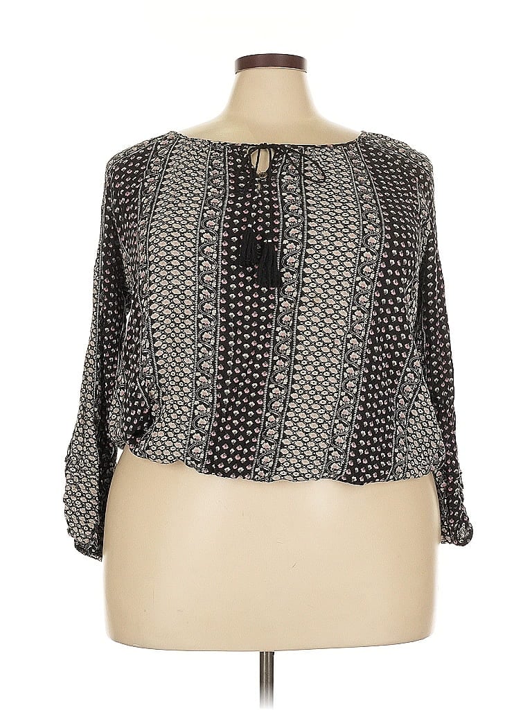 Pre-owned Torrid 3/4 Sleeve T-shirt In Black