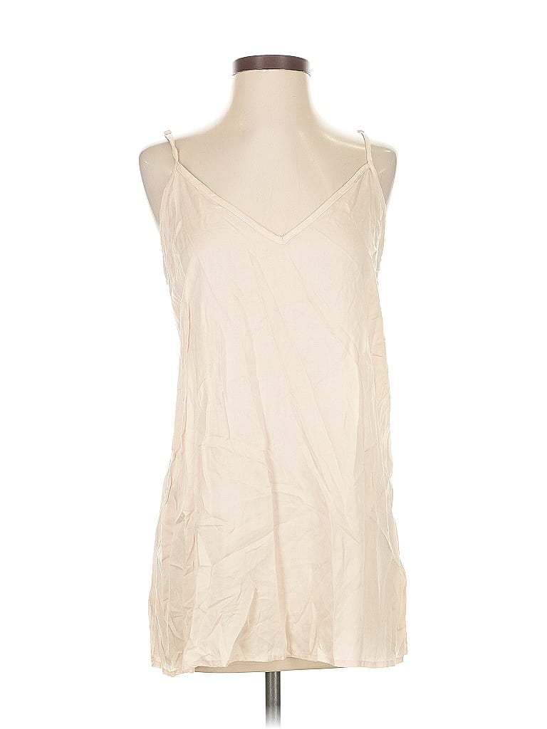 Click to view more detailed imagery on our partner's website Pre-owned Unbranded Sleeveless Top Ivory Plunge Neckline Tops In White