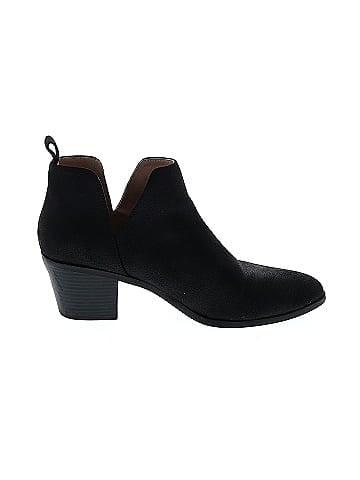 Journee Collection Ankle Boots (view 1)