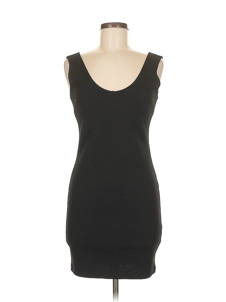 Click to view more detailed imagery on our partner's website Pre-owned Forever 21 Casual Dress In Black