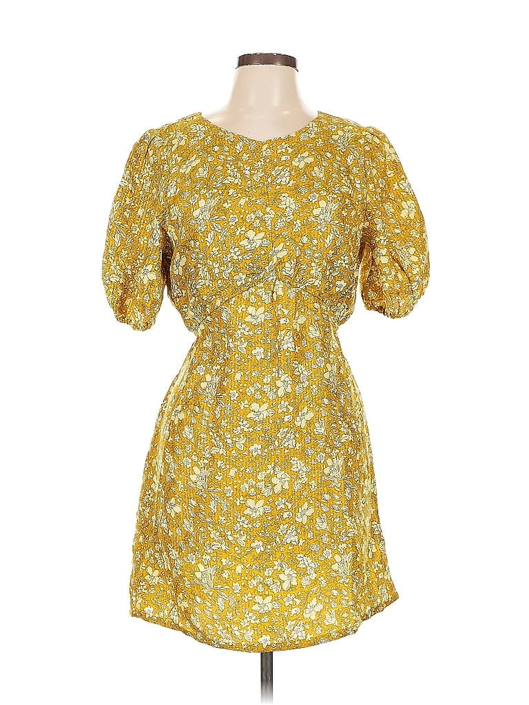 Click to view more detailed imagery on our partner's website Pre-owned Rvca Casual Dress In Yellow