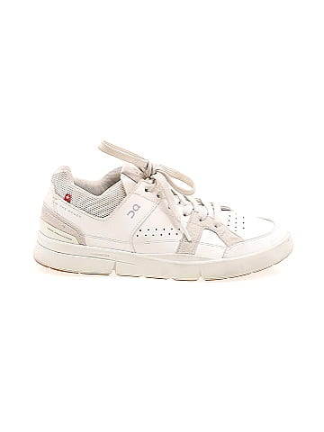 On Cloud Sneakers (view 1)