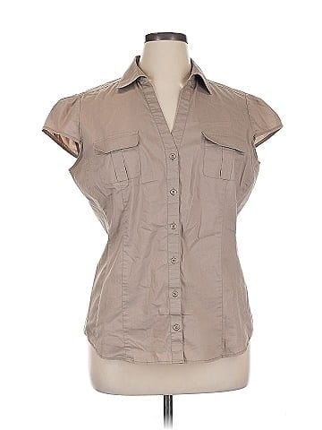 New York & Company Sleeveless Button-Down Shirt (view 1)