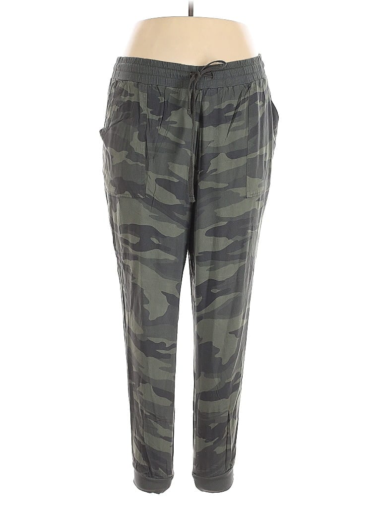 Pre-owned Splendid Cargo Pants In Green