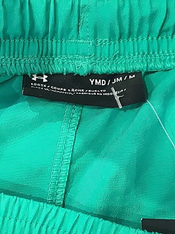 Under Armour 100% Polyester Green Athletic Shorts Size M (youth)