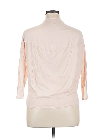 Lululemon Athletica 3/4 Sleeve T-Shirt (view 2)