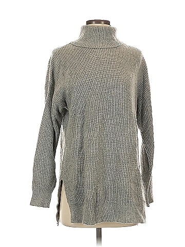 Uniqlo Turtleneck Sweater (view 1)