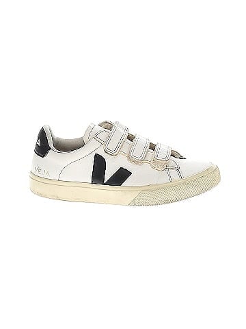 VEJA Sneakers (view 1)