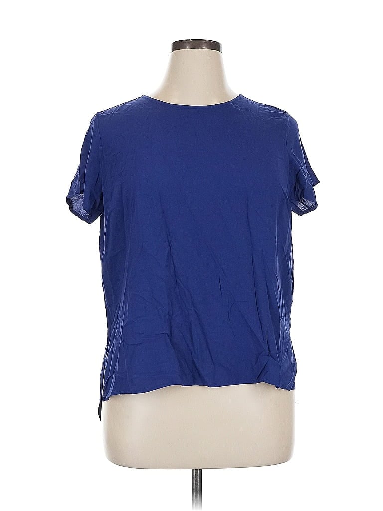 Click to view more detailed imagery on our partner's website Pre-owned Old Navy Short Sleeve Top Blue Crew Neck Tops