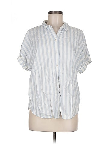 Universal Thread Short Sleeve Button-Down Shirt (view 1)