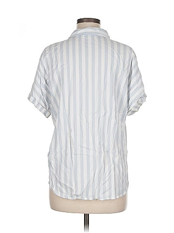 Universal Thread Short Sleeve Button-Down Shirt (view 2)