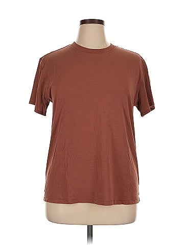 Lululemon Athletica Short Sleeve T-Shirt (view 1)