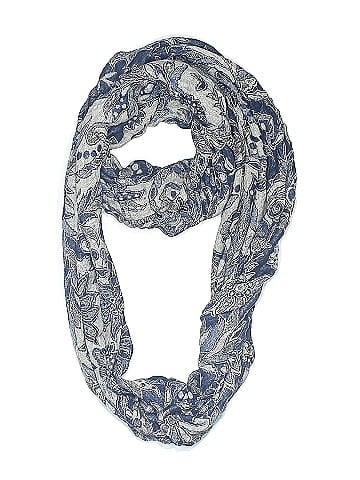 Isa & Stef Scarf (view 1)