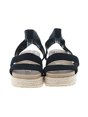 Universal Thread Sandals (view 2)