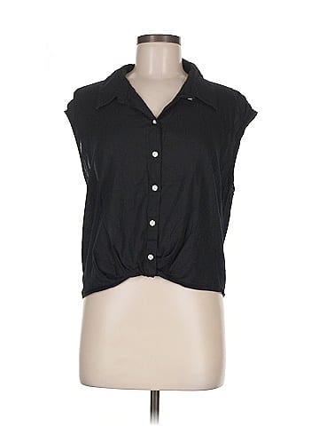 Old Navy Sleeveless Button-Down Shirt (view 1)