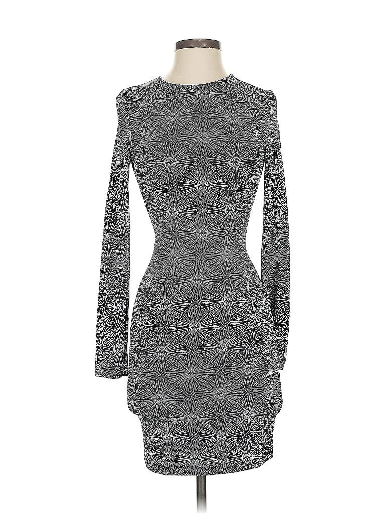 Pre-owned Divided By H&m Casual Dress In Gray