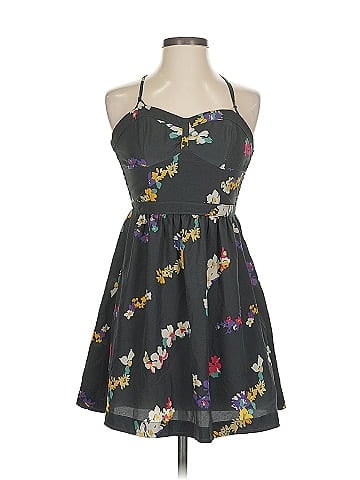 American Eagle Outfitters Sleeveless Top (view 1)