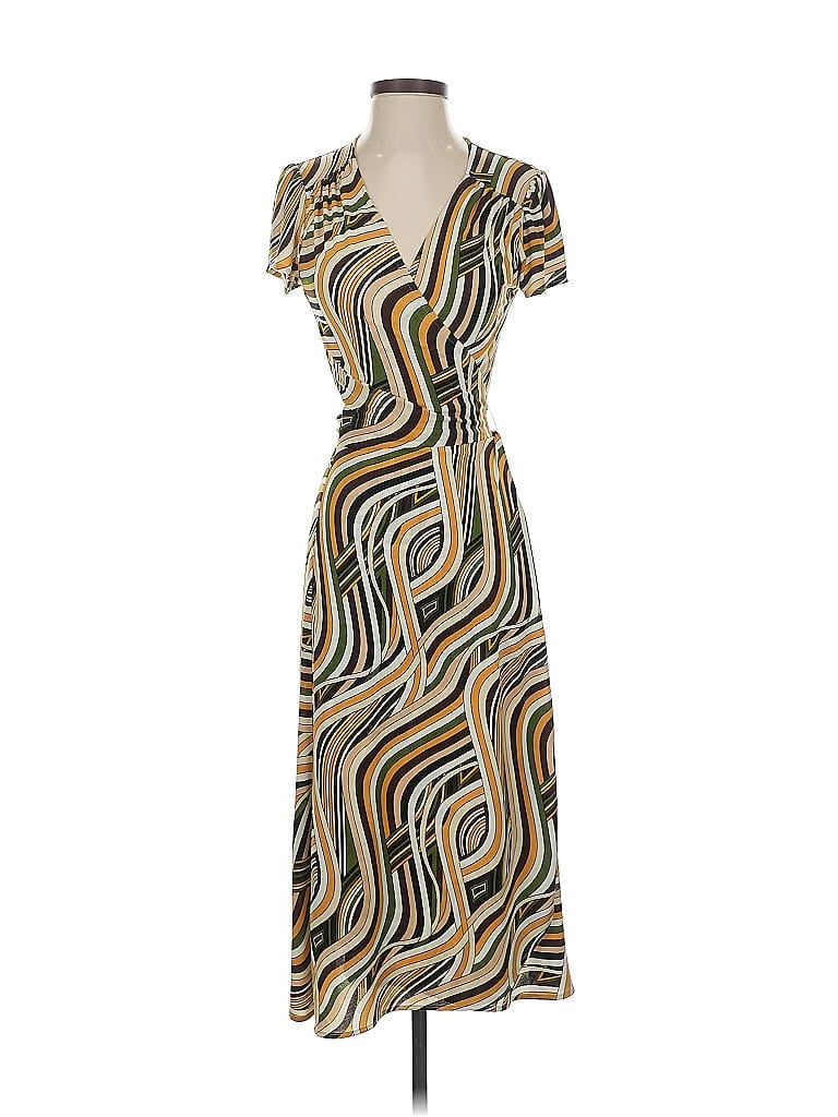 Pre-owned Karina Casual Dress In Green