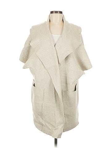 Akemi + Kin Poncho (view 1)