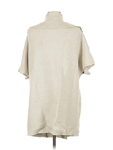 Akemi + Kin Poncho (view 2)