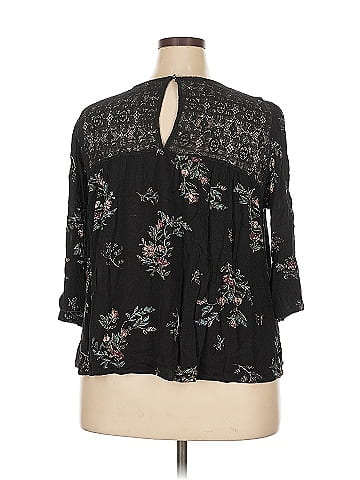Eyeshadow 3/4 Sleeve Blouse (view 2)