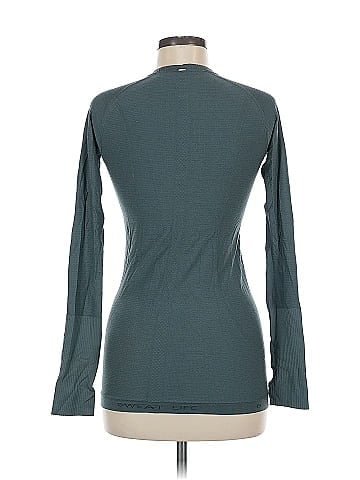 Lululemon Athletica Long Sleeve T-Shirt (view 2)
