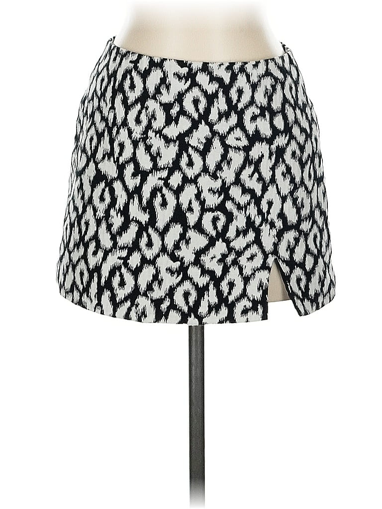 Click to view more detailed imagery on our partner's website Pre-owned Forever 21 Casual Skirt In Gray