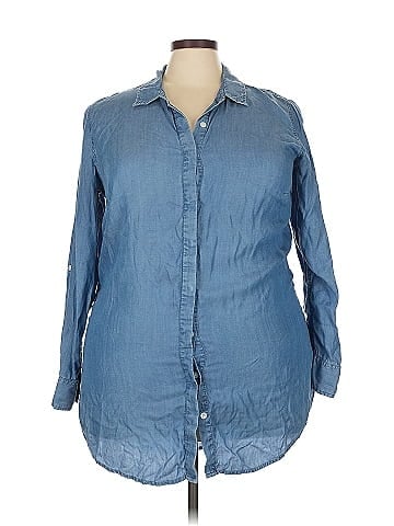 Crown & Ivy 3/4 Sleeve Button-Down Shirt (view 1)