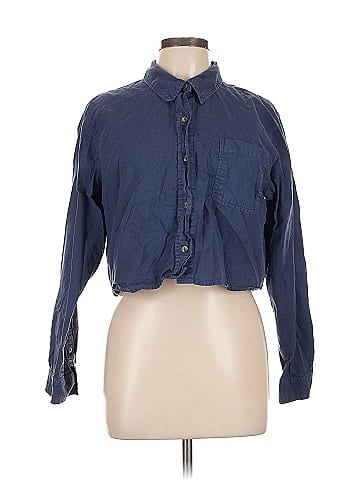Universal Thread Long Sleeve Button-Down Shirt (view 1)