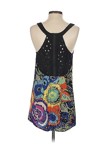Angie Sleeveless Blouse (view 2)