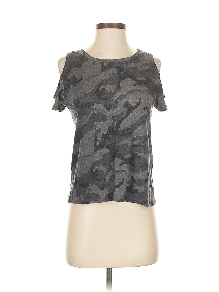 Click to view more detailed imagery on our partner's website Pre-owned Generation Love Sleeveless T-shirt In Gray