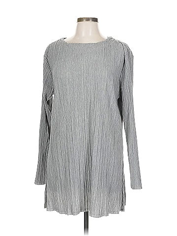Scoop Long Sleeve T-Shirt (view 1)