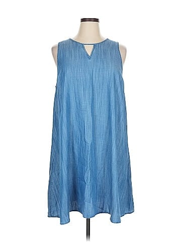 Crown & Ivy Casual Dress (view 1)