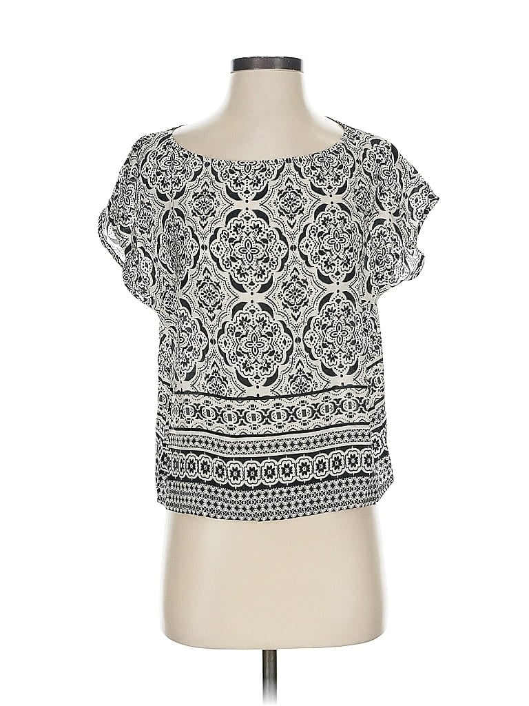 Click to view more detailed imagery on our partner's website Pre-owned Splendid Short Sleeve Top Silver Square Neckline Tops