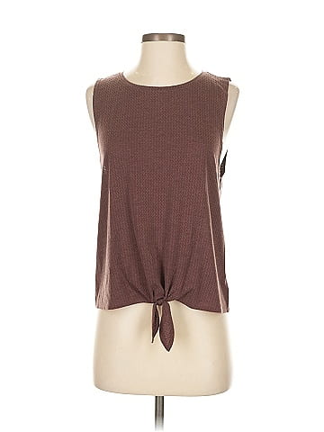 Gap Fit Sleeveless T-Shirt (view 1)