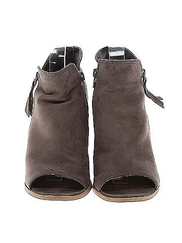 Universal Thread Ankle Boots (view 2)