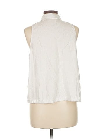 Gap Sleeveless Button-Down Shirt (view 2)