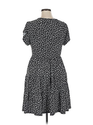 Urban Outfitters Casual Dress (view 2)