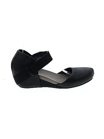 Nicole Wedges (view 1)