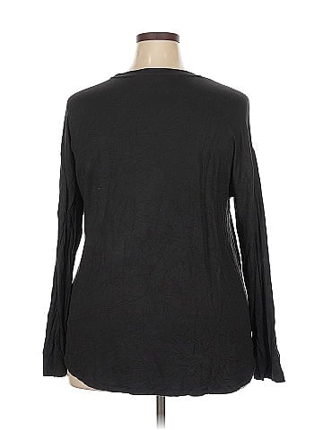 Liz Claiborne Long Sleeve T-Shirt (view 2)