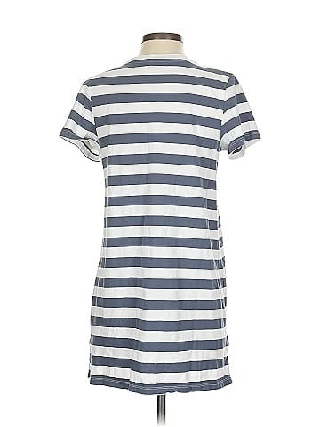 Old Navy Casual Dress (view 2)