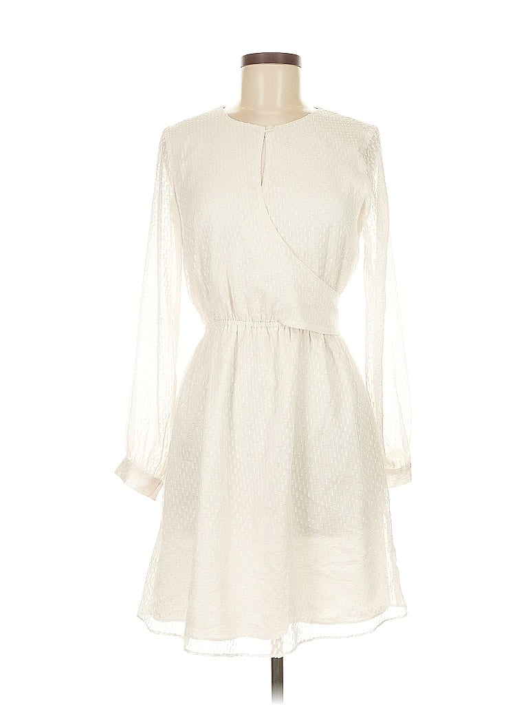 Click to view more detailed imagery on our partner's website Pre-owned Ann Taylor Casual Dress In White
