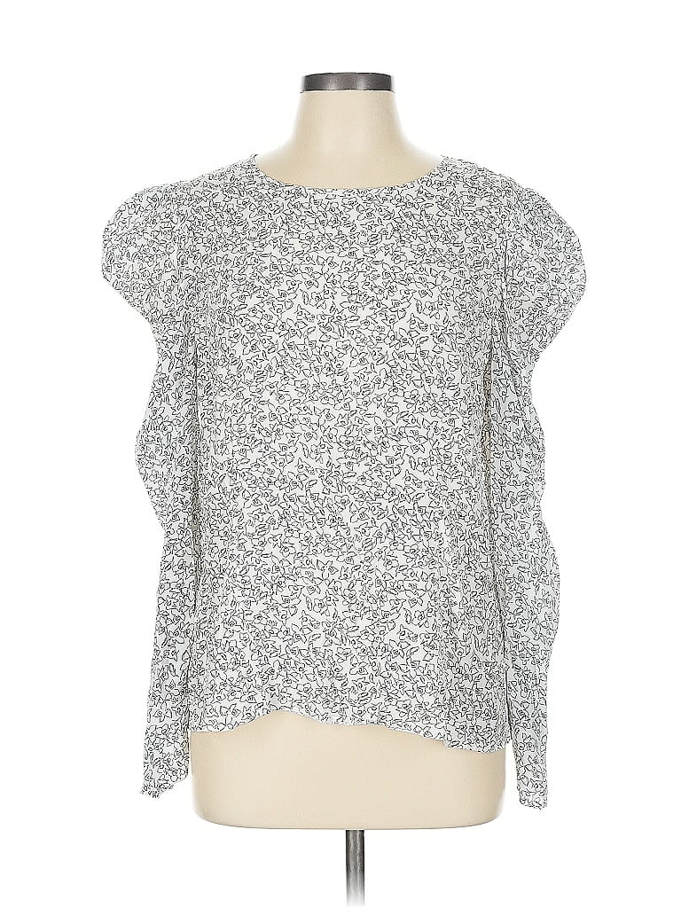 Click to view more detailed imagery on our partner's website Pre-owned Club Monaco 3/4 Sleeve Blouse In Silver