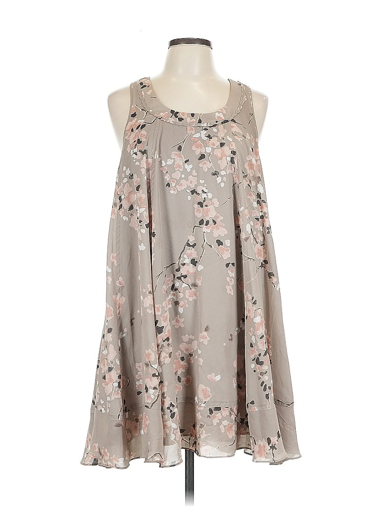 Click to view more detailed imagery on our partner's website Pre-owned H&m Casual Dress In Gray
